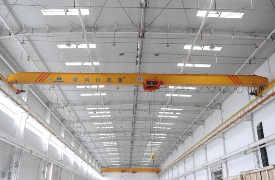 CE ISO GOST Single Girder Overhead Travelling Crane Untuk Garasi